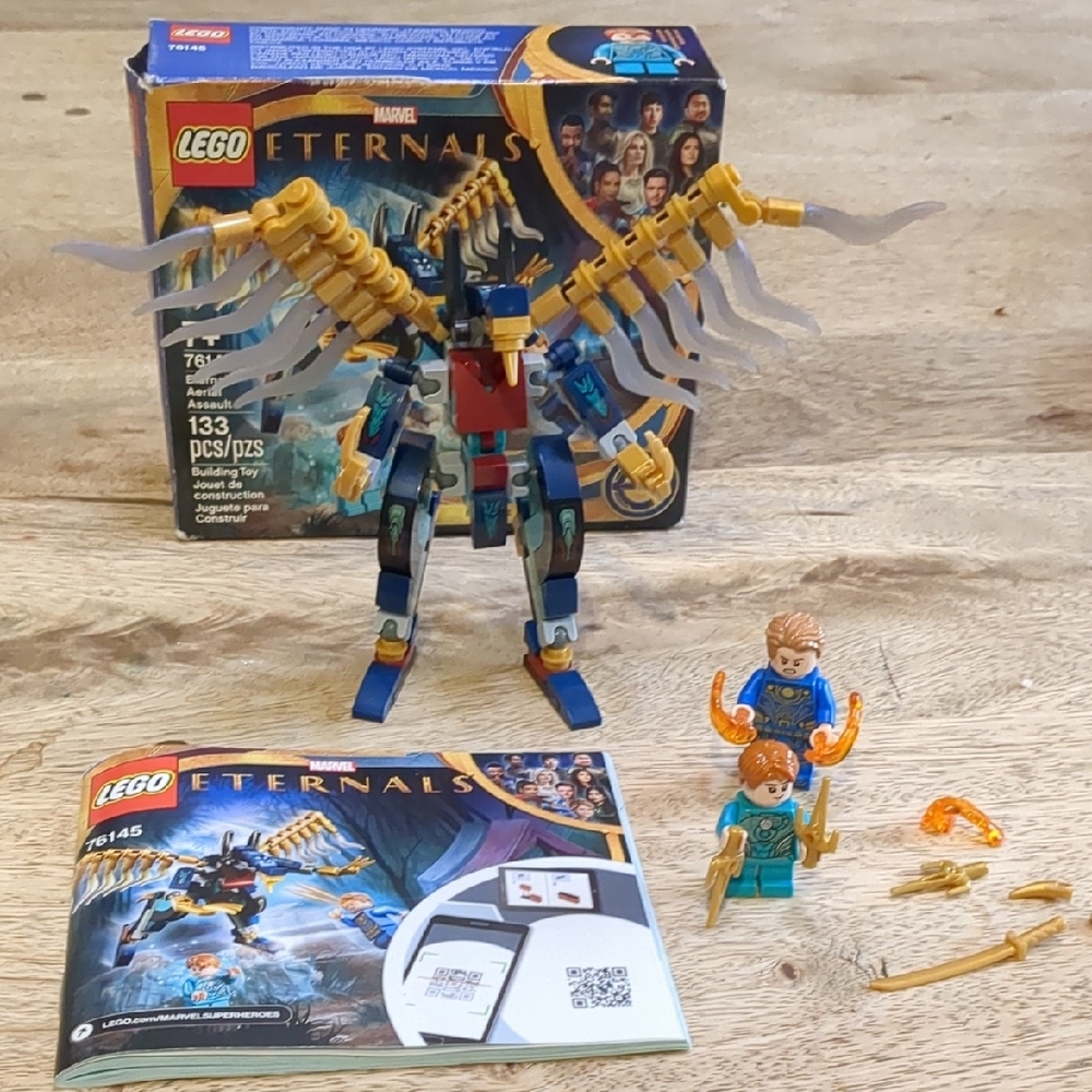 LEGO 76145 — Eternals’ Aerial Assault Gold - Picture 2 of 12